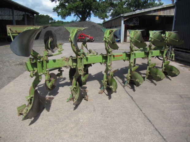 Dowdeswell 140 Series Delta furrow MA plough