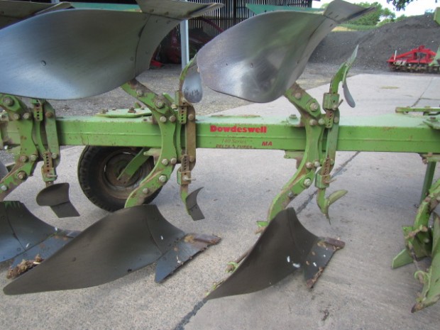 Dowdeswell 140 Series Delta furrow MA plough