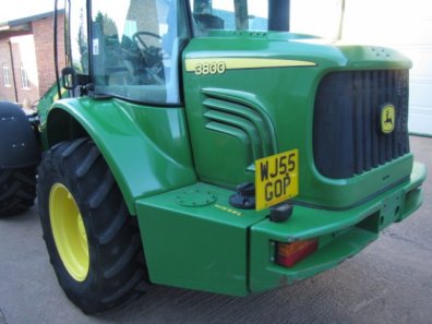 John Deere 3800