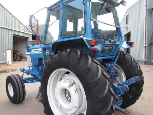 Ford 7710
