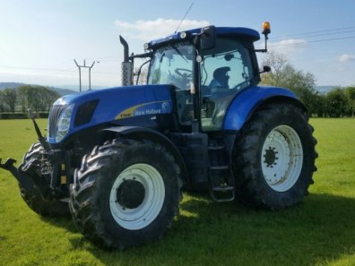 New Holland T7040