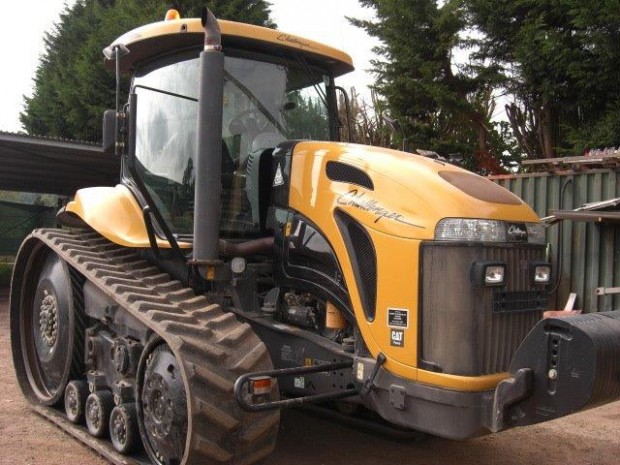 CAT Challenger 765