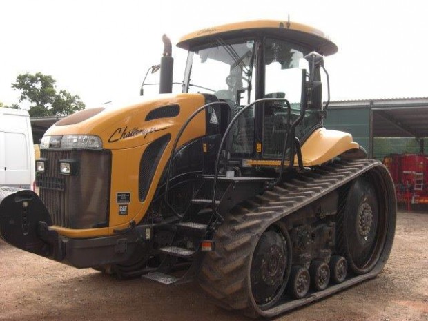 CAT Challenger 765