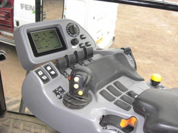 CAT Challenger 765
