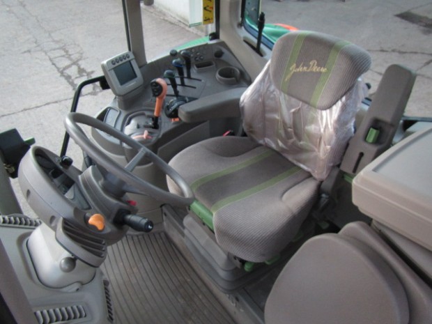 John Deere 7430