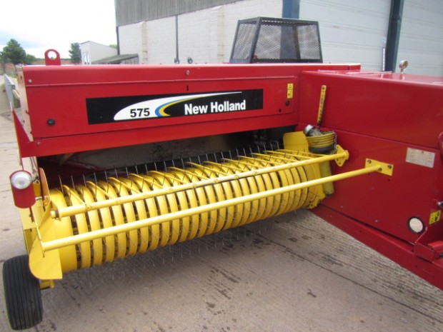 New Holland 575 baler
