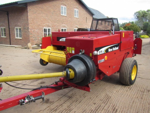 New Holland 575 baler