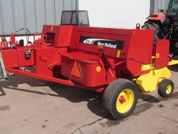 New Holland 575 baler