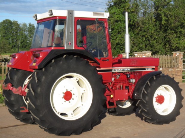 International 1056 XL