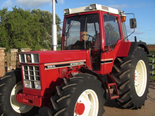 International 1056 XL