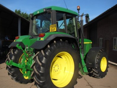 John Deere 6610