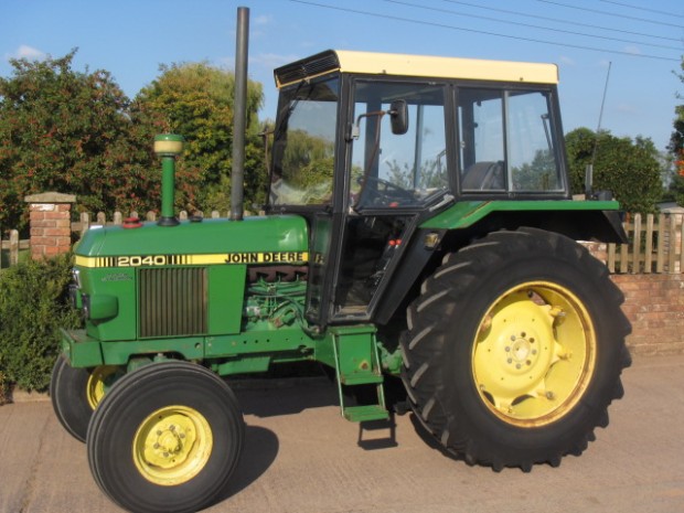 John Deere 2040