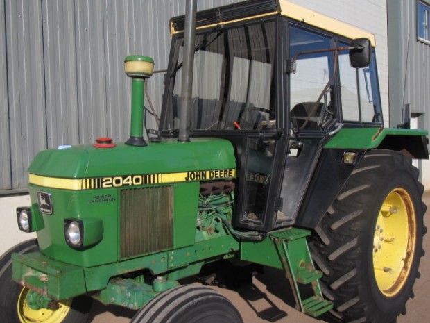 John Deere 2040