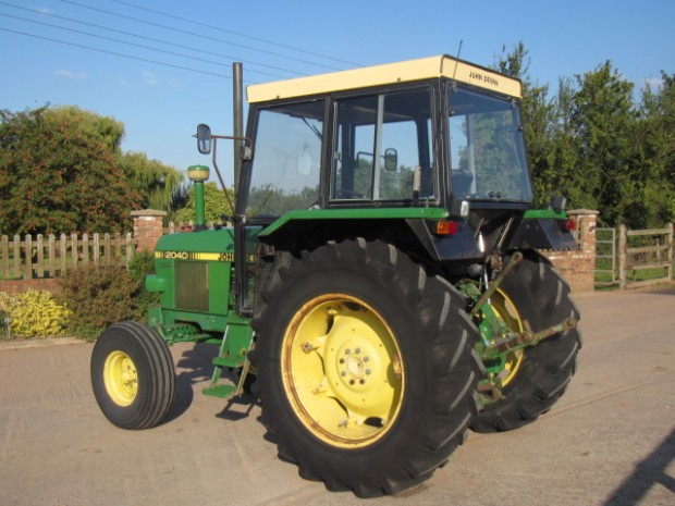 John Deere 2040