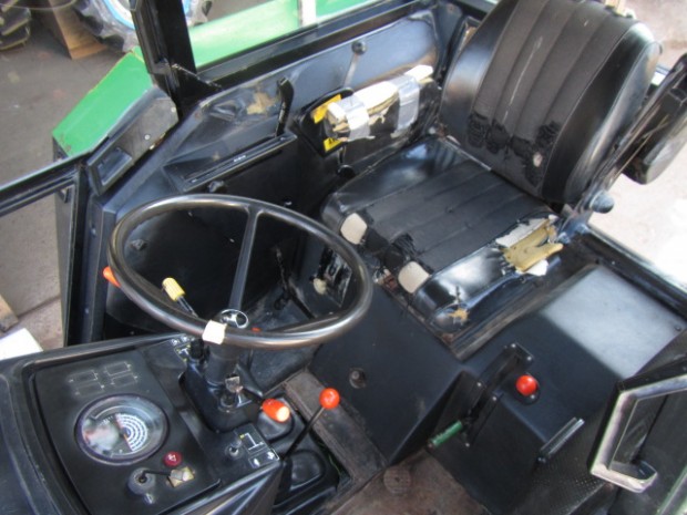 John Deere 2040