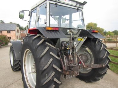 Massey Ferguson 375