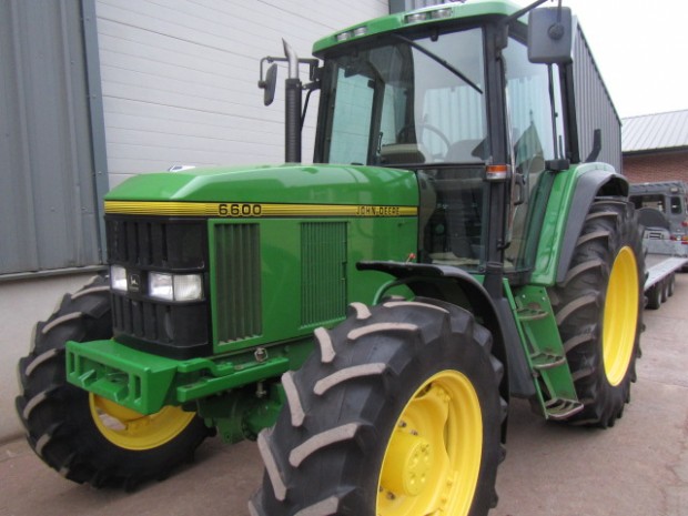John Deere 6600