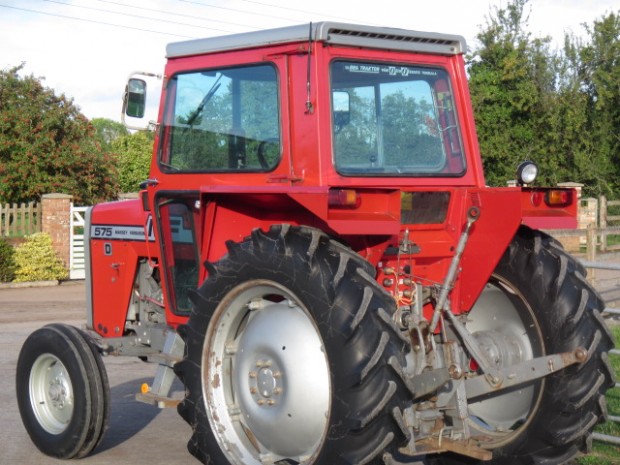Massey Ferguson 575