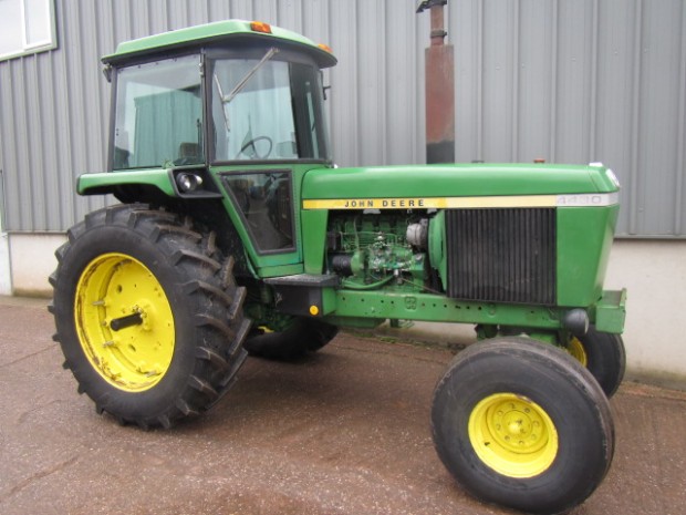 John Deere 4430