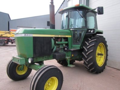 John Deere 4430