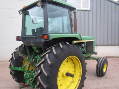 John Deere 4430