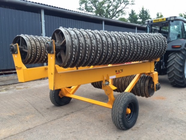 Twose hydraulic folding Cambridge rollers