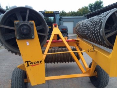 Twose hydraulic folding Cambridge rollers