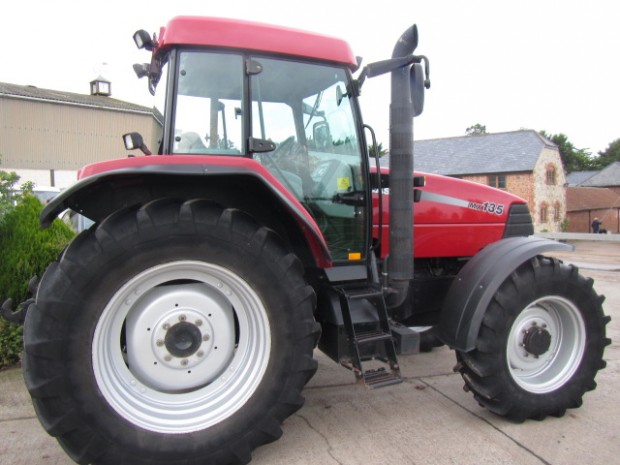 Case MX135