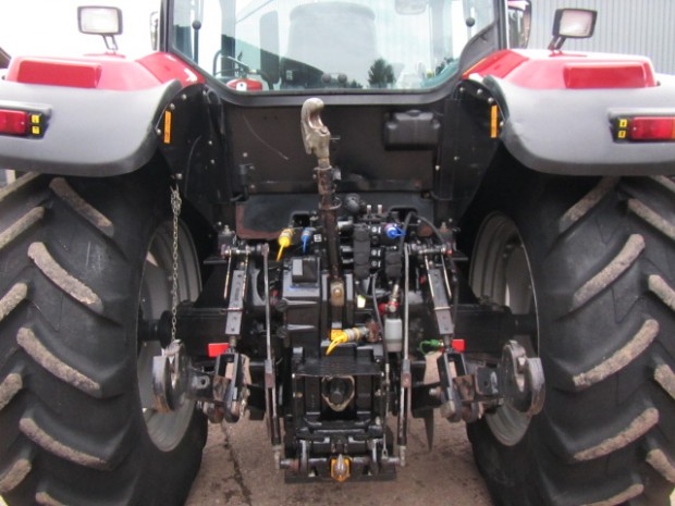 Case MX135
