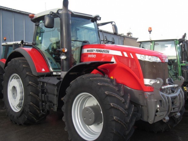 Massey Ferguson 8690