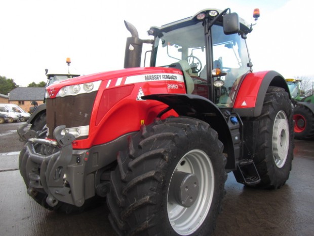 Massey Ferguson 8690