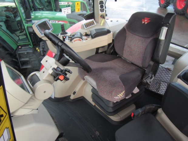 Massey Ferguson 8690