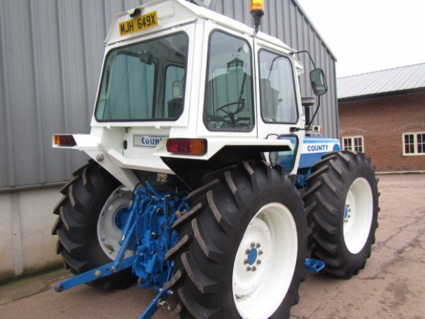 County TW 1184 long wheel base