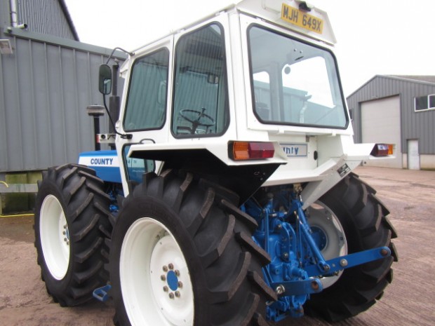 County TW 1184 long wheel base