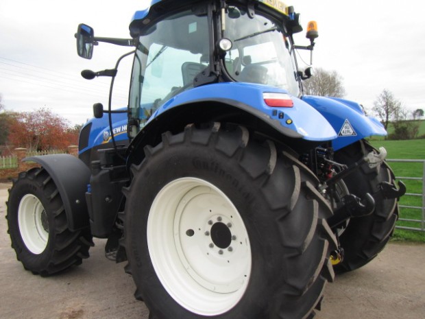 New Holland T7.200