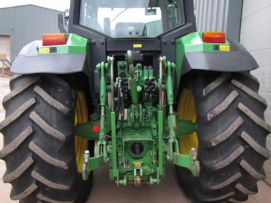 John Deere 6900
