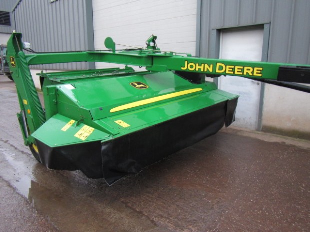 John Deere 530 trailed mower conditioner