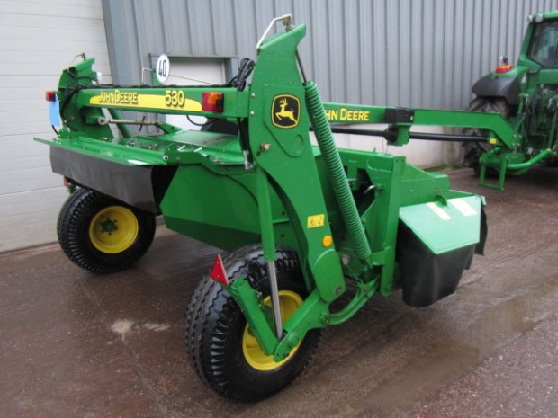 John Deere 530 trailed mower conditioner