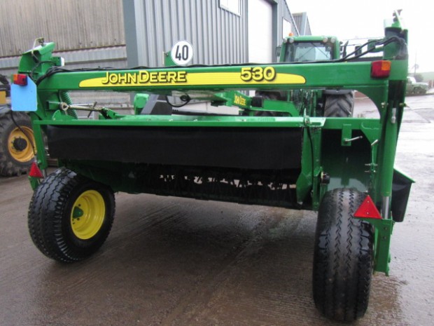 John Deere 530 trailed mower conditioner