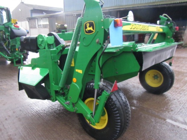 John Deere 530 trailed mower conditioner
