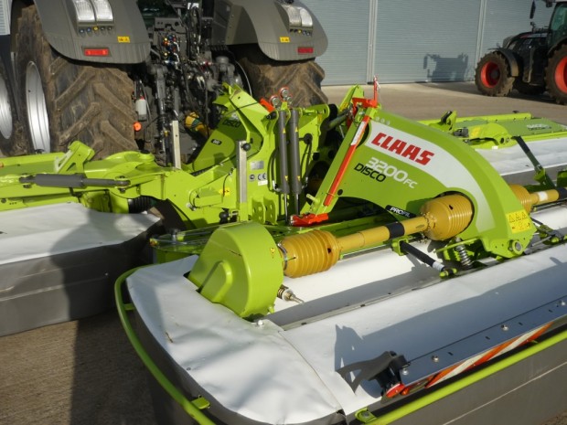 Claas Disco 9400C triple mower conditioners