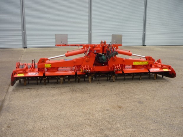 Kuhn HR 5004 power harrow