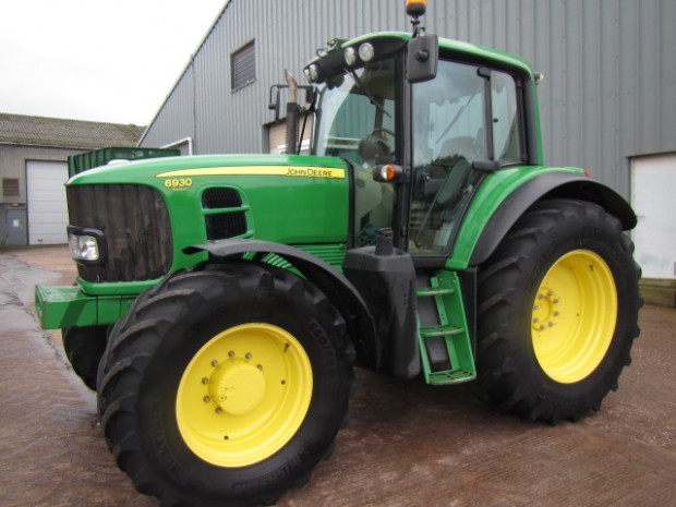 John Deere 6930