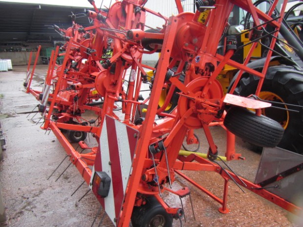 Kuhn GF 7601 MH 8 rotor tedder
