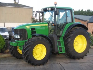 John Deere 7530