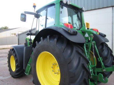 John Deere 7530