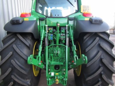 John Deere 7530