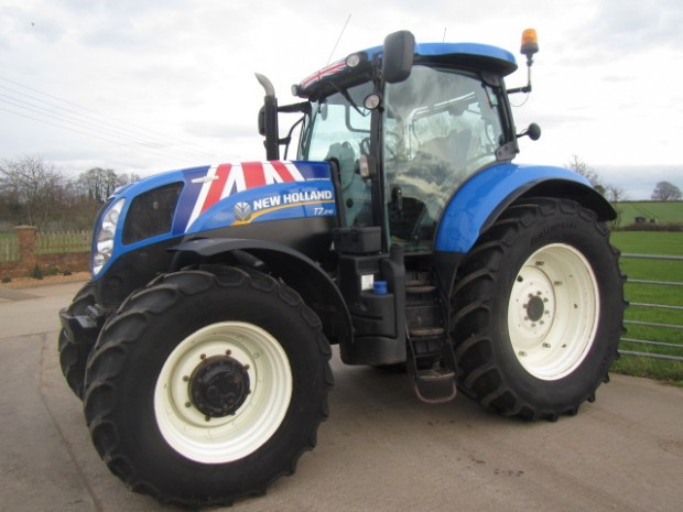 New Holland T7.210