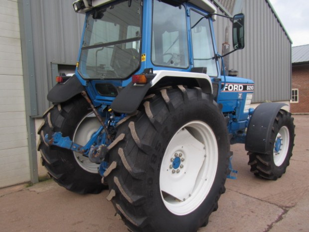 Ford 8210 III