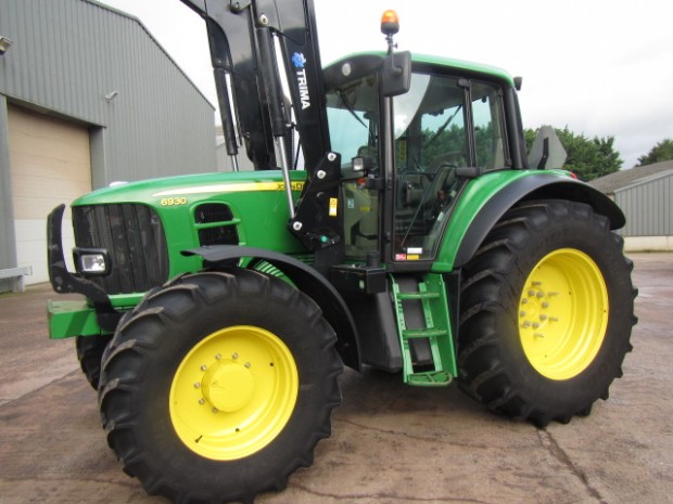 John Deere 6930